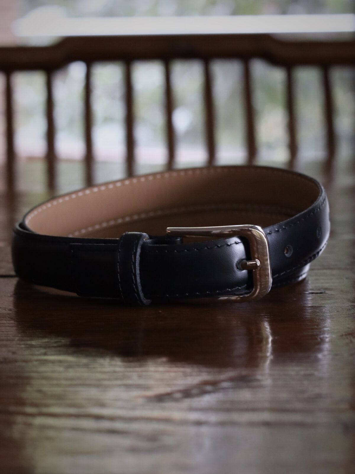 Cinturón formal negro de 30 mm con hebilla plateada rectangular