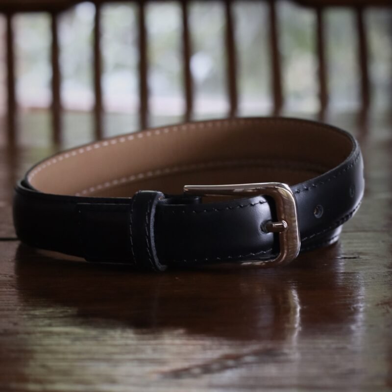 Cinturón formal negro de 30 mm con hebilla plateada rectangular